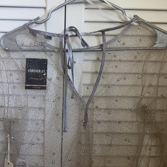 Beautiful top - Picture 4 of 4